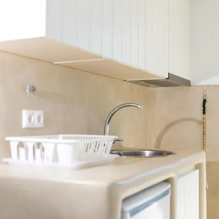 Blue Eyes Avlia Naxos * Pláka