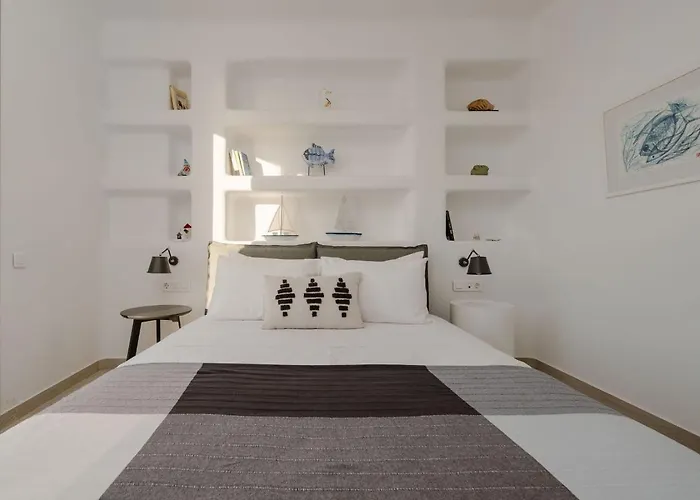 Blue Eyes Avlia Naxos Pláka