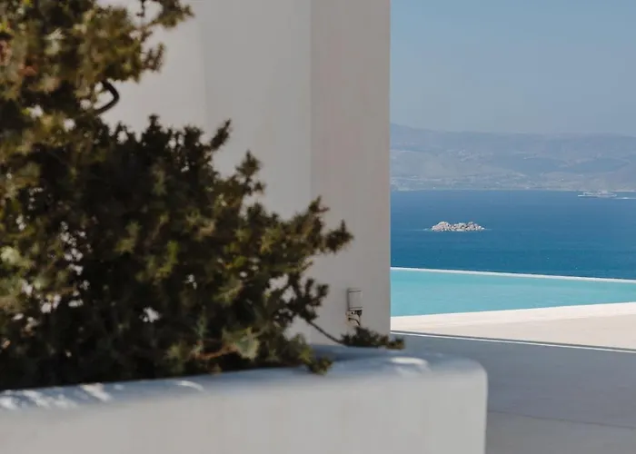 Blue Eyes Avlia Naxos *