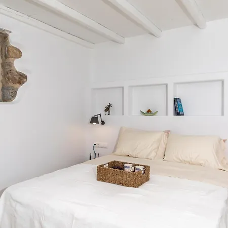 Blue Eyes Avlia Naxos