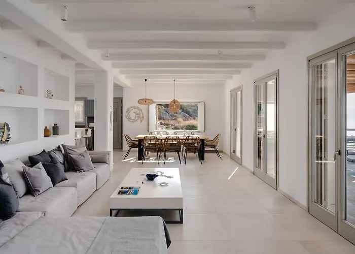 Blue Eyes Avlia Naxos Pláka