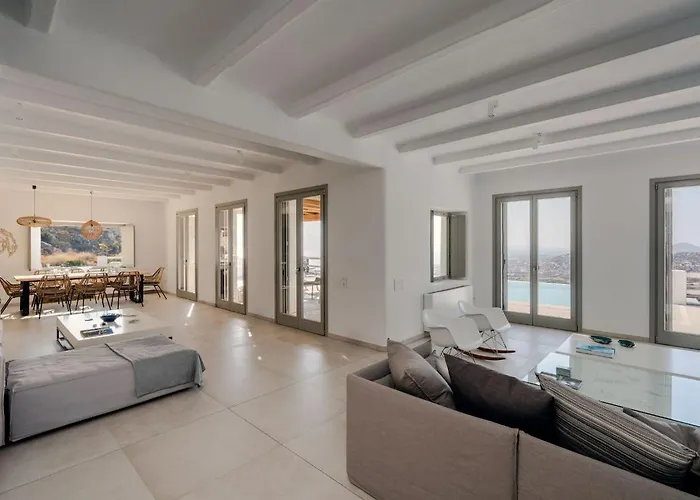 Blue Eyes Avlia Naxos * Pláka