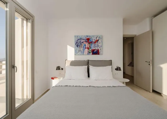 Blue Eyes Avlia Naxos Pláka